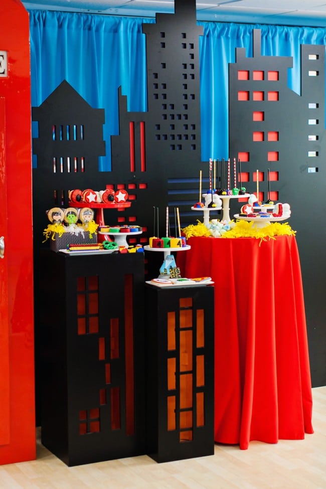 10 Real Parties for Boys We Love - Spaceships and Laser Beams