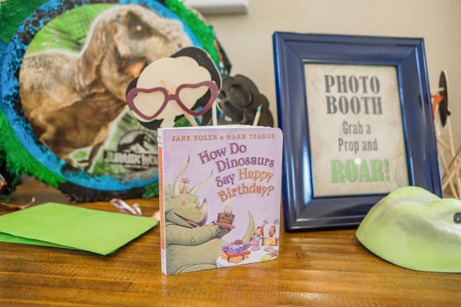 Dinosaur Themed Birthday Party Photo Booth ideas