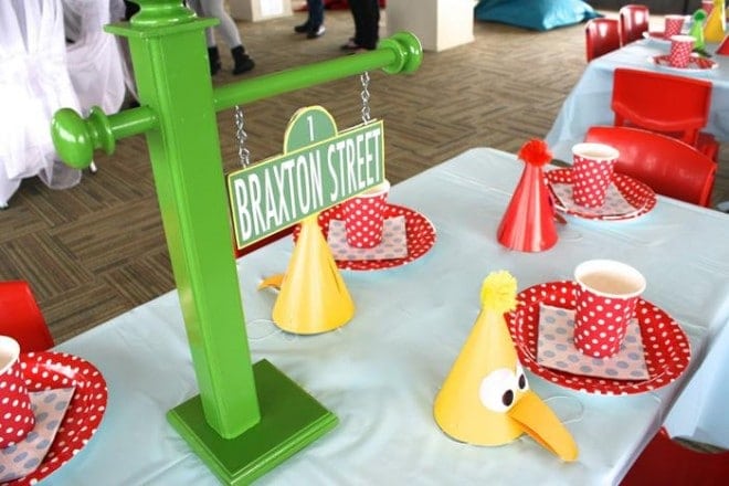Elmo Themed BIrthday Party Guest Table Ideas