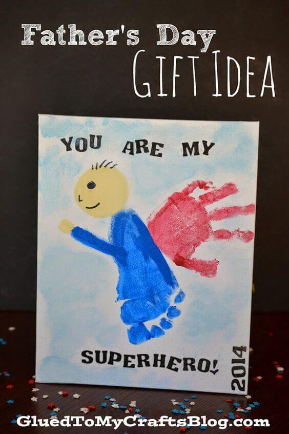 Let kids tell dad he's their superhero with this fun foot- and hand-print card.