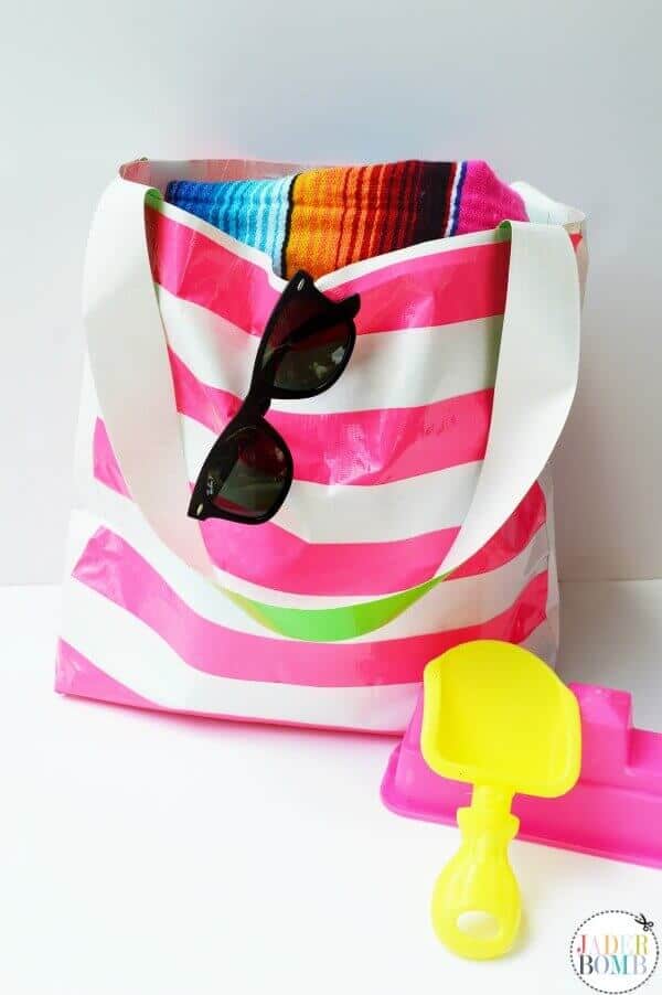 Make your own Ductape Beach Bag. This DIY bag is water proof, colorful and fun!