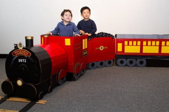 Take your guests to Hogwarts in style with this DIY Hogwarts Express train!