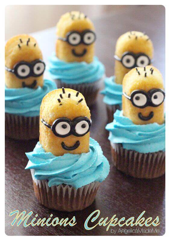 These Twinkie Minion cupcakes are adorable and easy! Perfect for a Despicable Me party.