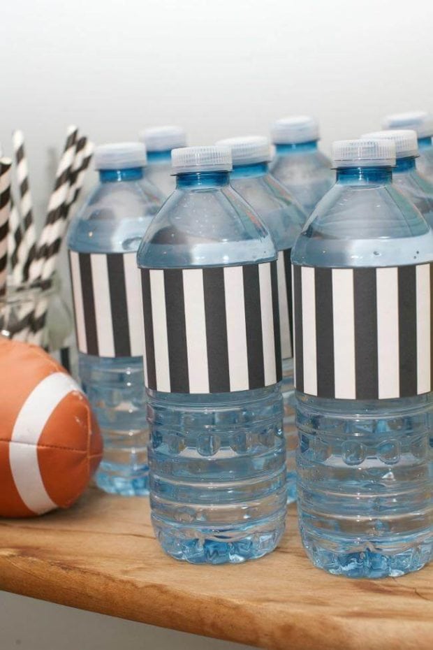 Quick and cute Super Bowl party ideas from Spaceships and Laser beams. Dress water bottles in refs' uniforms!