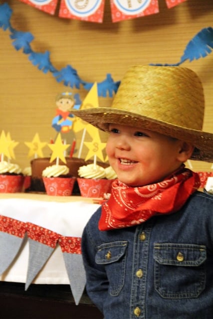 [Inspiration] Cowboy Birthday Party! - Spaceships and Laser Beams