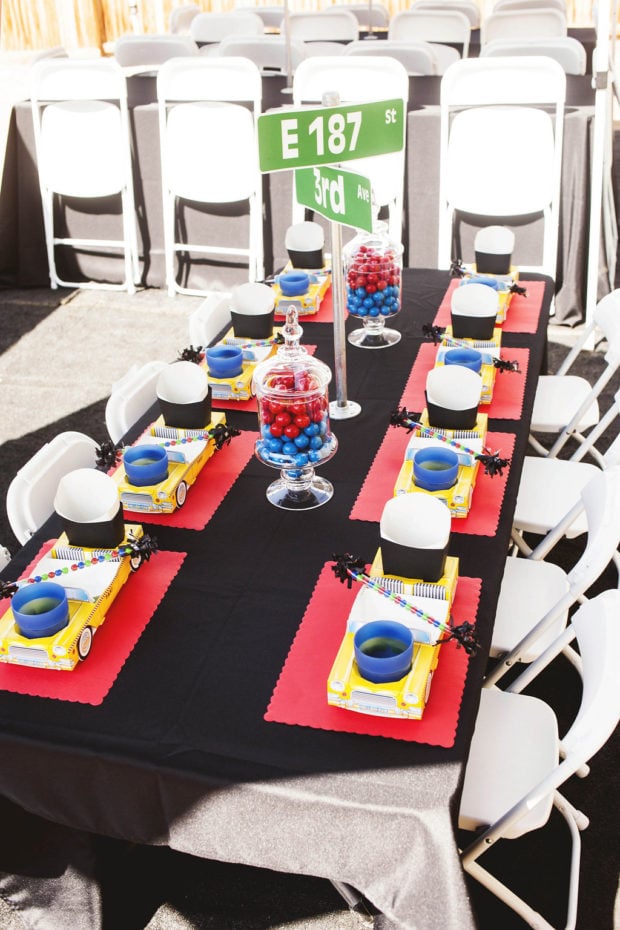 Boys New York city Table setting Ideas