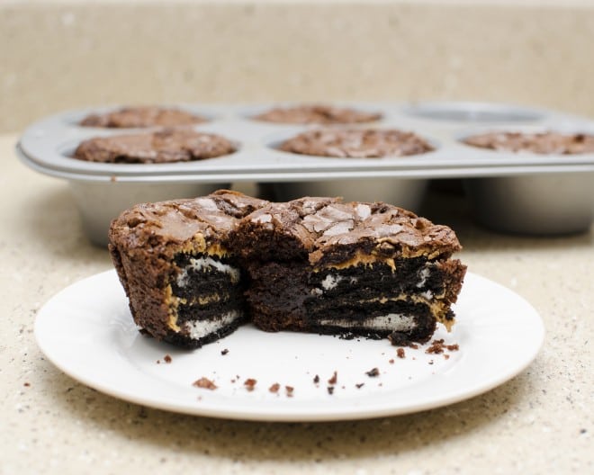 16-oreo-peanut-butter-brownie-cups