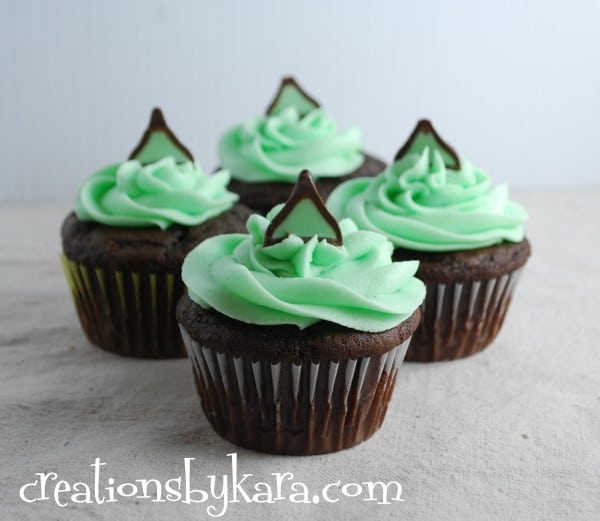 26 Mint Chocolate Cupcakes