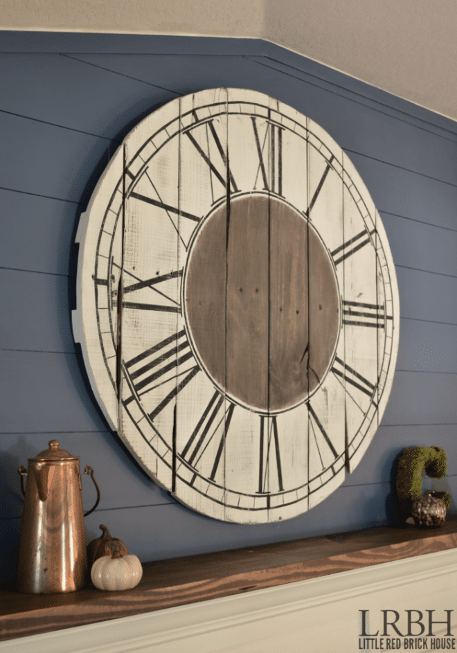 Make this Pallet Roman Numeral Clock by upcycling pallets.