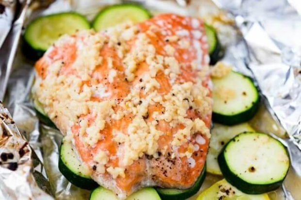 How to Cook Salmon in a Foil Packet