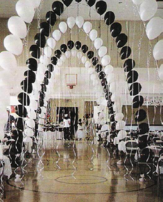 Black and White Balloon Arch