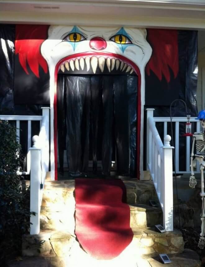 19 Halloween  Door  Decorating Ideas  that are Hauntingly 