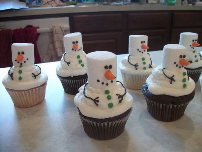 Marshmallw Snowman Cupcakes
