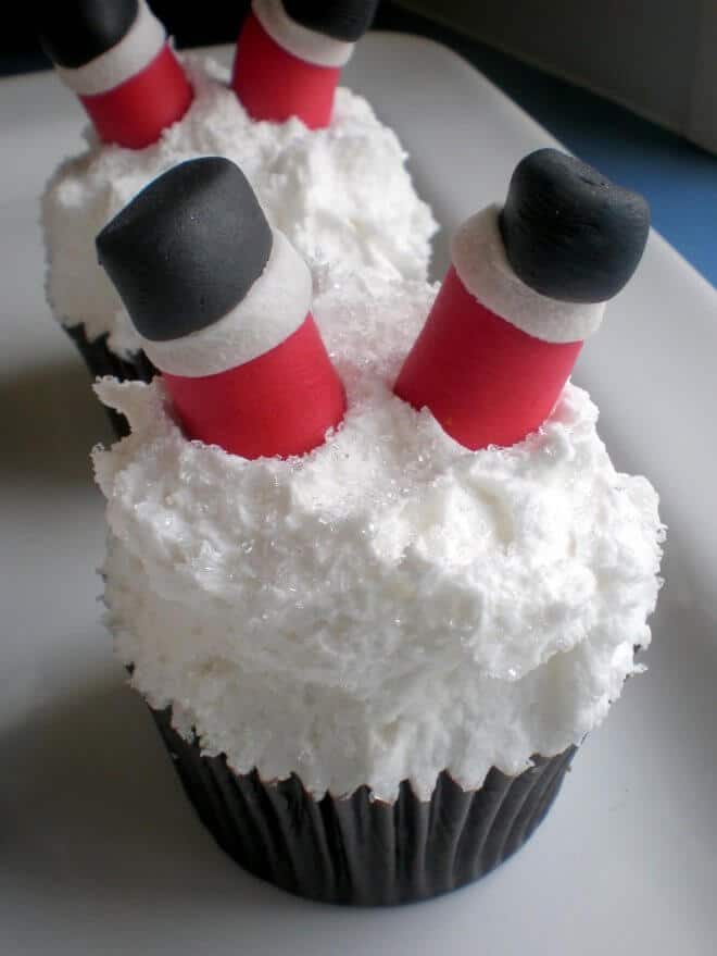 21 Creative Christmas Cupcake Ideas - Spaceships and Laser Beams