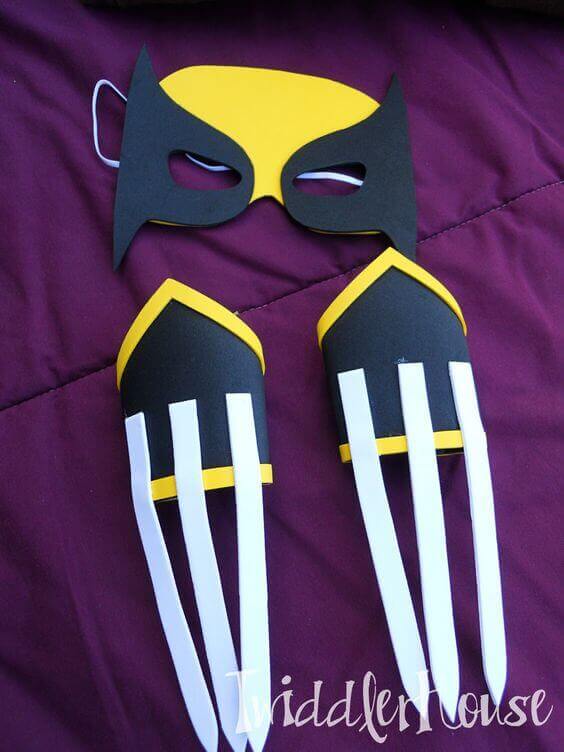 Wovlerine Mask and claw set is the perfect outfit for a birthday boy at an XMen party.