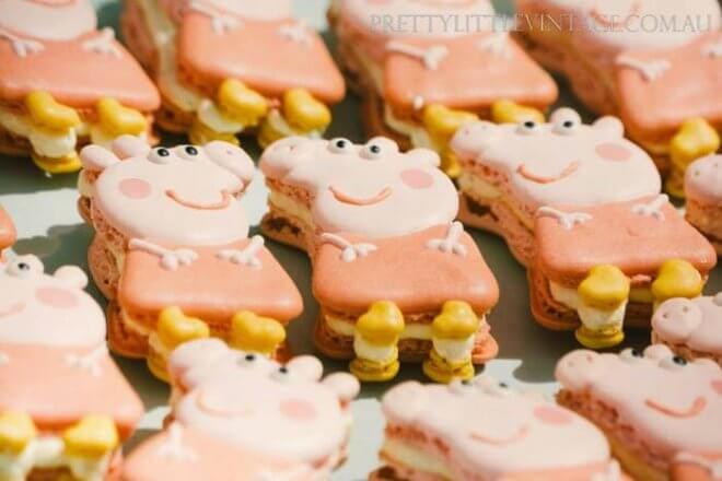 Peppa Pig Macarons