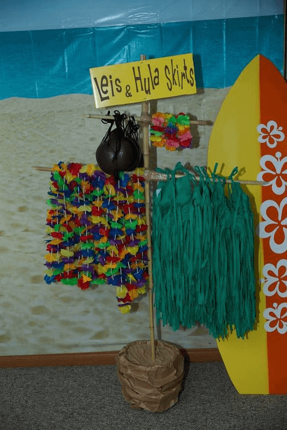 Leis and Hula Skirt Favors