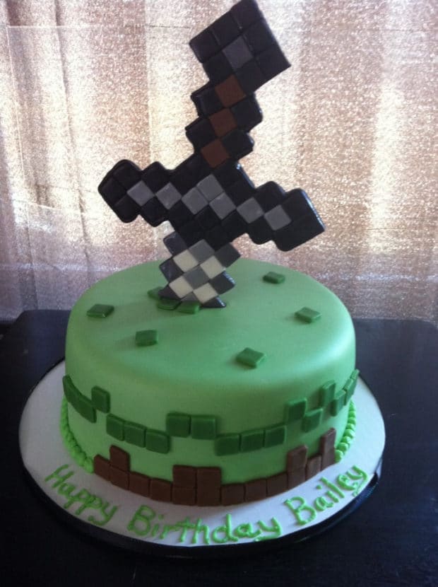17 Of The Coolest Minecraft Birthday Cakes Ever Created