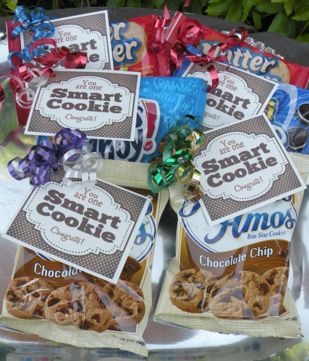 college-grad-party-graduation-party-planning-graduation-party-favors