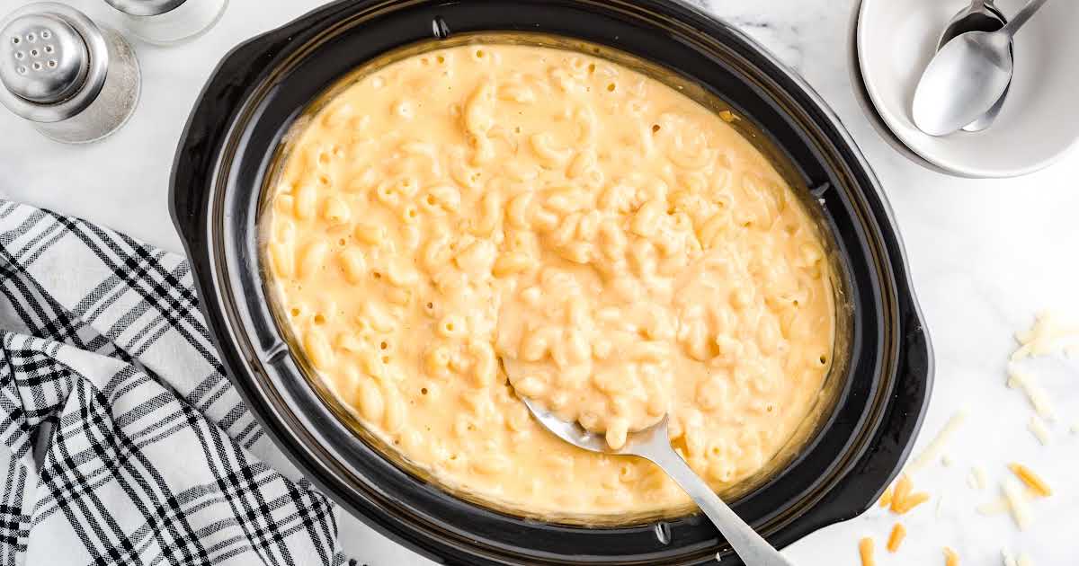 Lower Calorie Crock Pot Mac and Cheese - Repeat Crafter Me