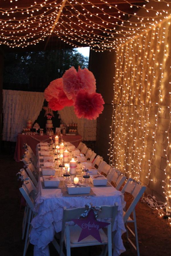 A vase of flowers on a table