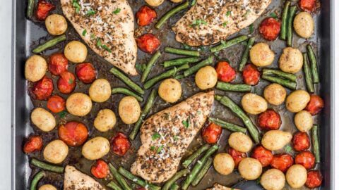 https://spaceshipsandlaserbeams.com/wp-content/uploads/2020/04/italian-chicken-sheet-pan-dinner-recipe-card-480x270.jpg