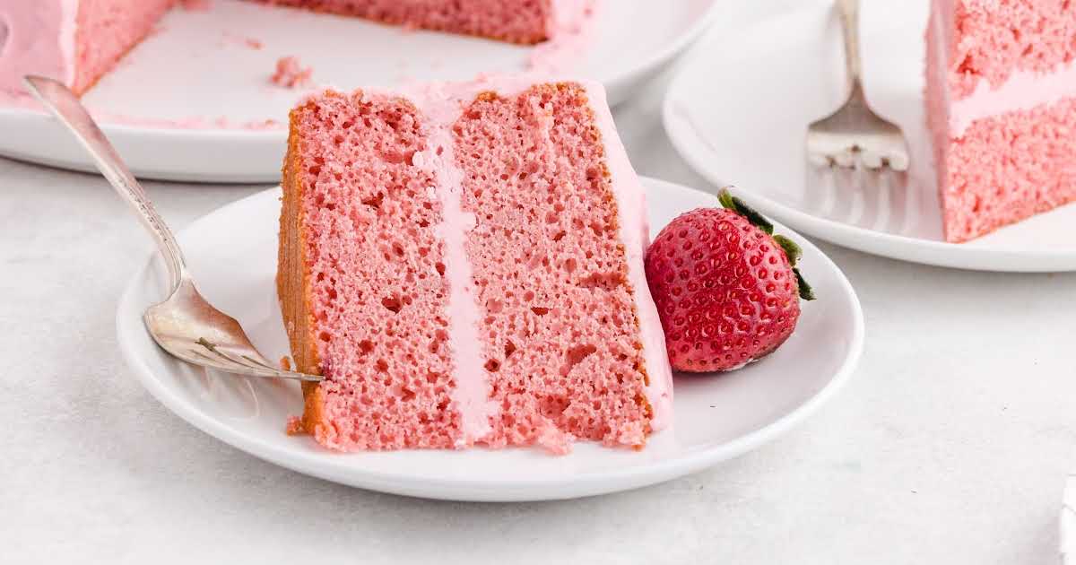 https://spaceshipsandlaserbeams.com/wp-content/uploads/2021/03/Strawberry-Cake-Featured-Image.jpg