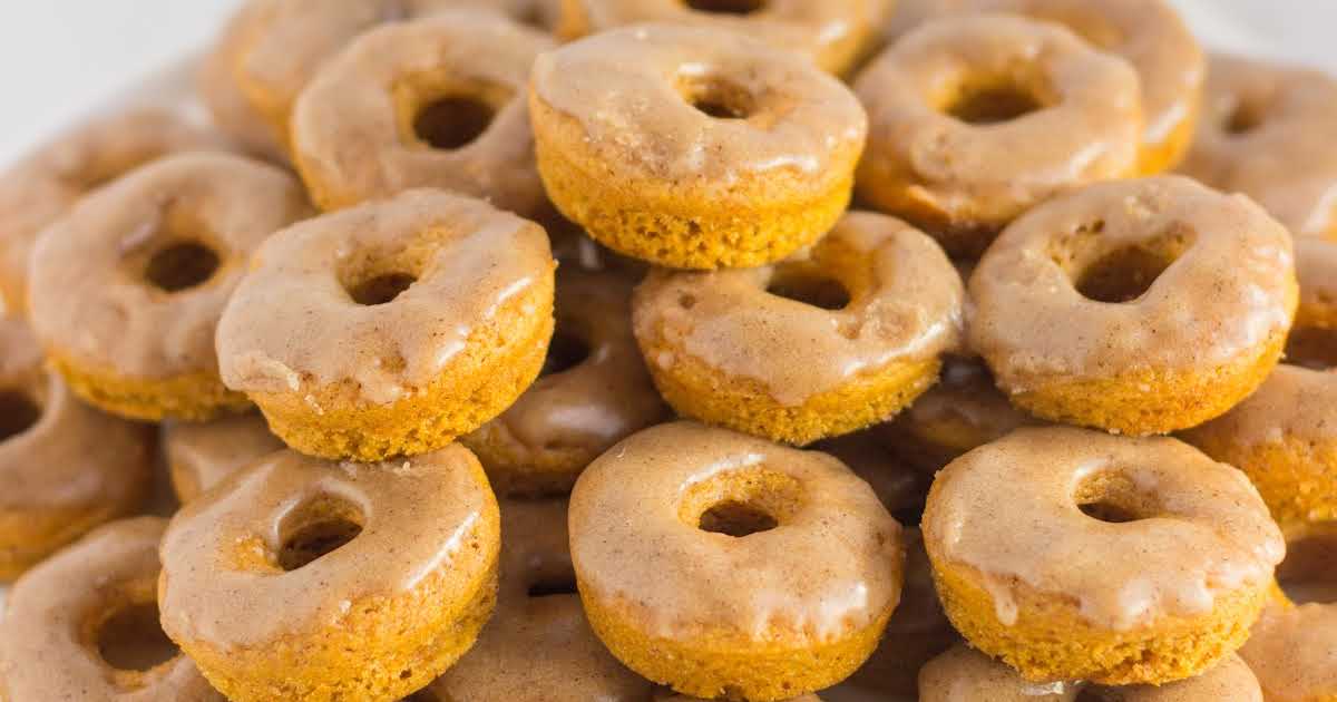 Mini Donut Recipe // Baked Pumpkin Spice Mini Donuts » Lovely Indeed