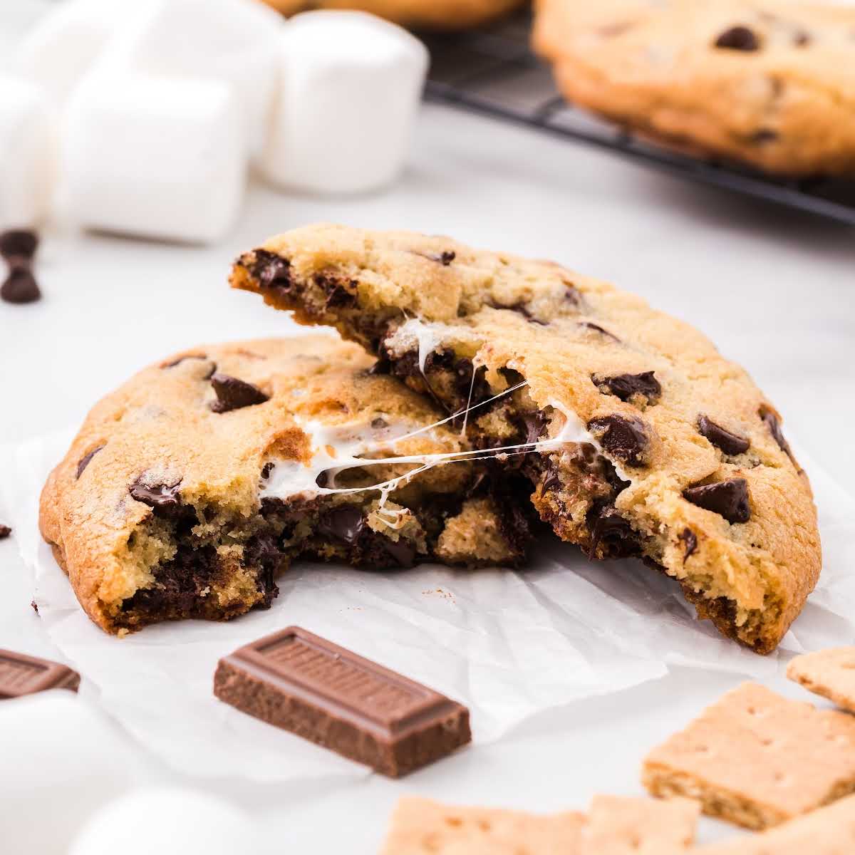 https://spaceshipsandlaserbeams.com/wp-content/uploads/2021/07/Smores-Stuffed-Cookies-Recipe-card.jpg