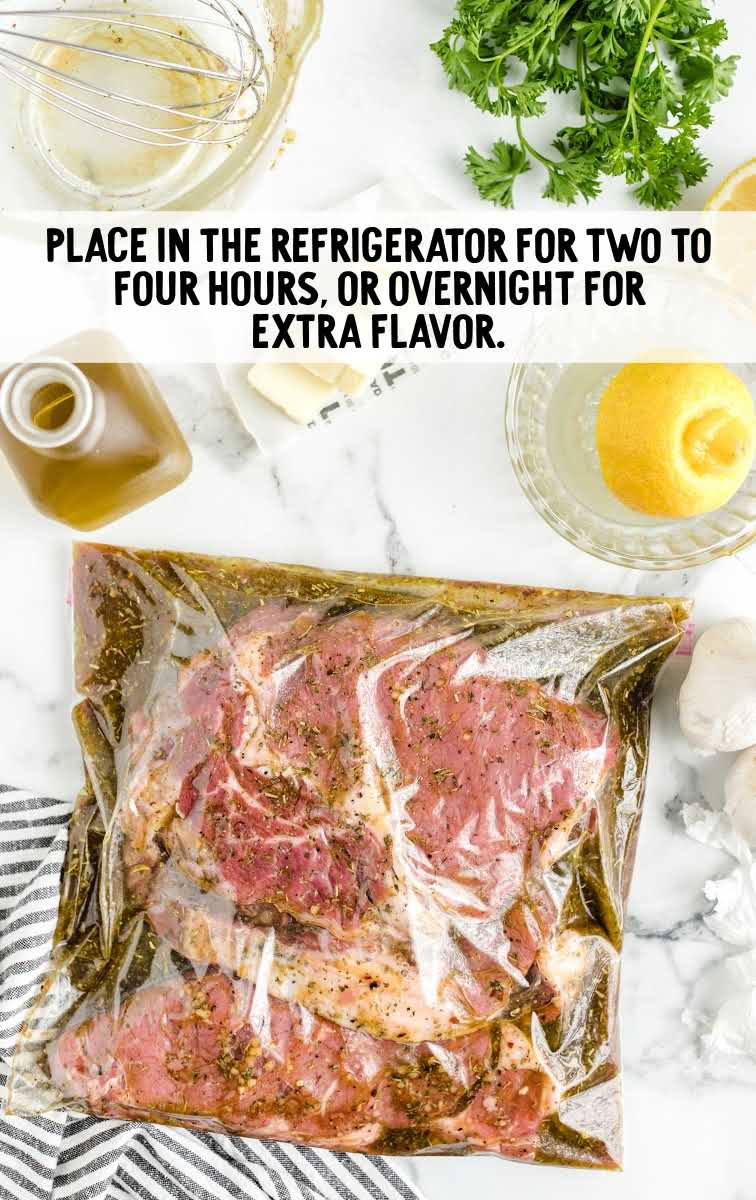 steak in ziploc bag with marinade
