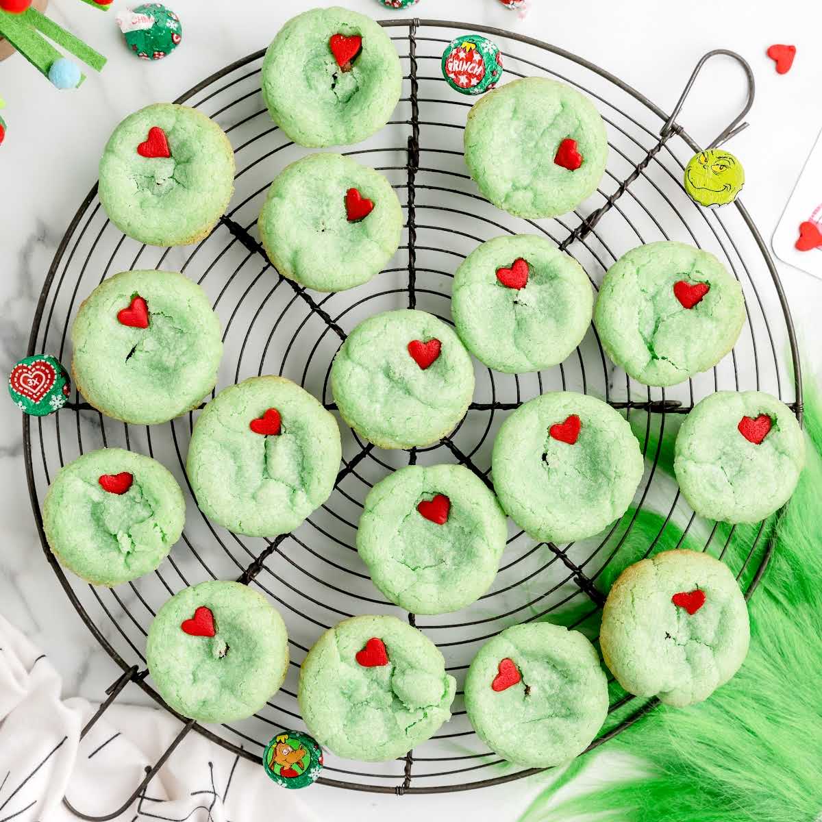 https://spaceshipsandlaserbeams.com/wp-content/uploads/2021/11/Grinch-Stuffed-Cookies-Recipe-Card-2.jpg