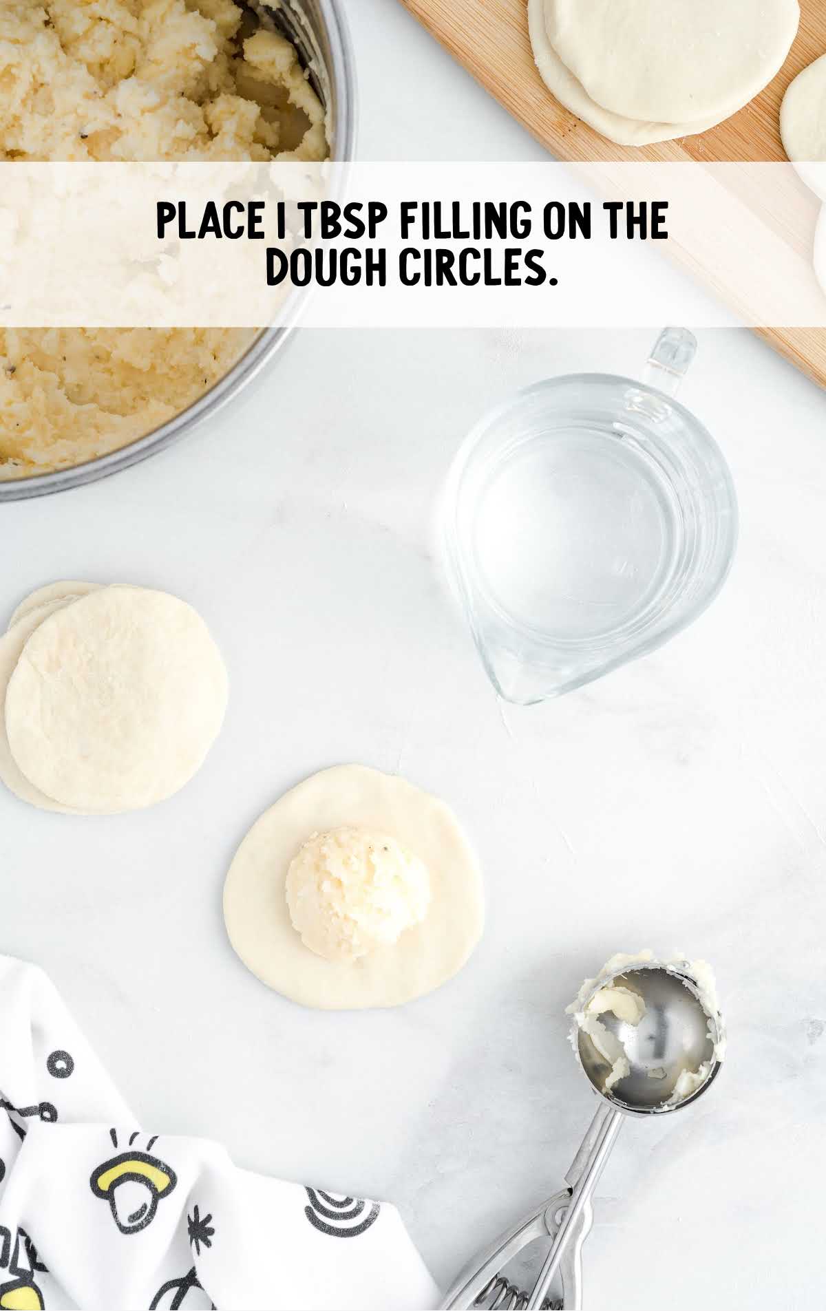filling on the dough circle