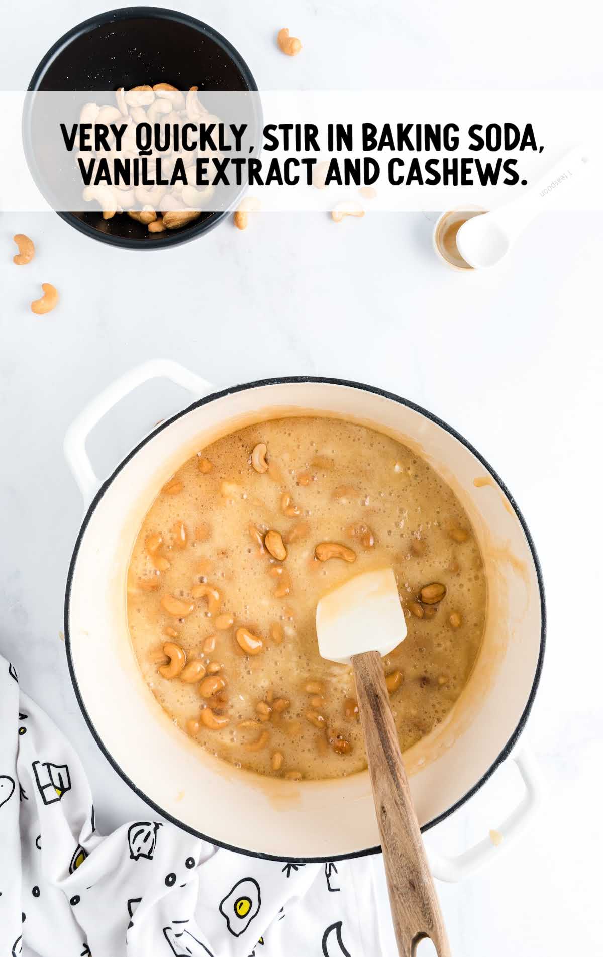 baking soda, vanilla extract and cashews stir in a bowl