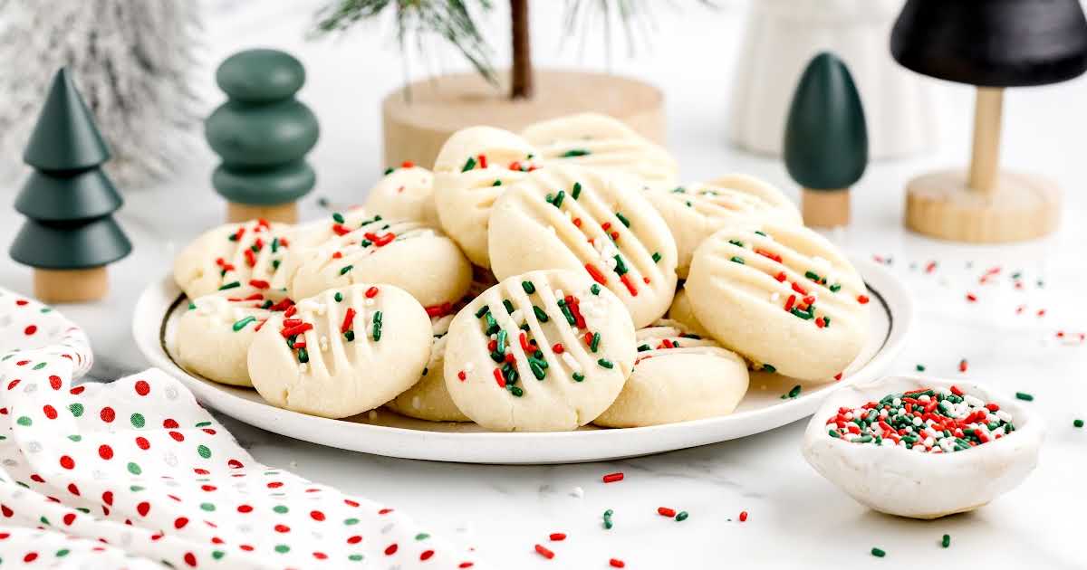 https://spaceshipsandlaserbeams.com/wp-content/uploads/2022/08/Christmas-Shortbread-Cookies-featured-image.jpg