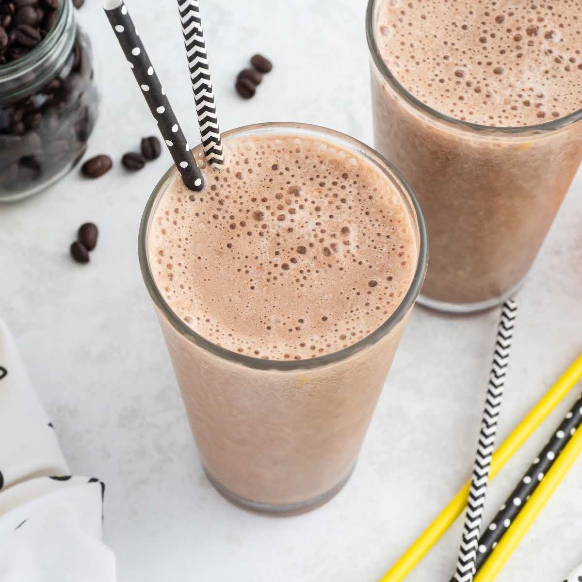 https://spaceshipsandlaserbeams.com/wp-content/uploads/2022/09/coffee-smoothie-recipe-card.jpg