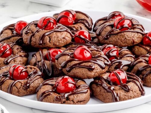 https://spaceshipsandlaserbeams.com/wp-content/uploads/2022/11/Chocolate-Cherry-Cookies-Recipe-Card-500x375.jpg