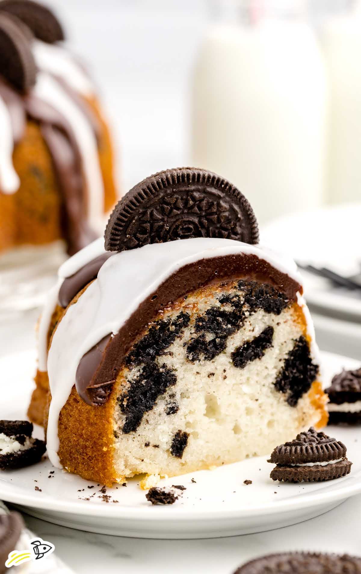 a close up shot of a slice of Oreo Pound Cake on a plate