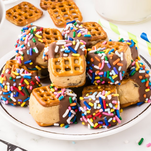 close up shot of a plate of Cookie Dough Pretzel Bites